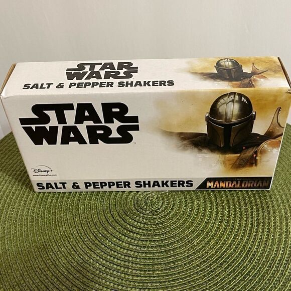 Disney Star Wars Baby Yoda and the frog Salt and Pepper Shakers NWT - Picture 7 of 7